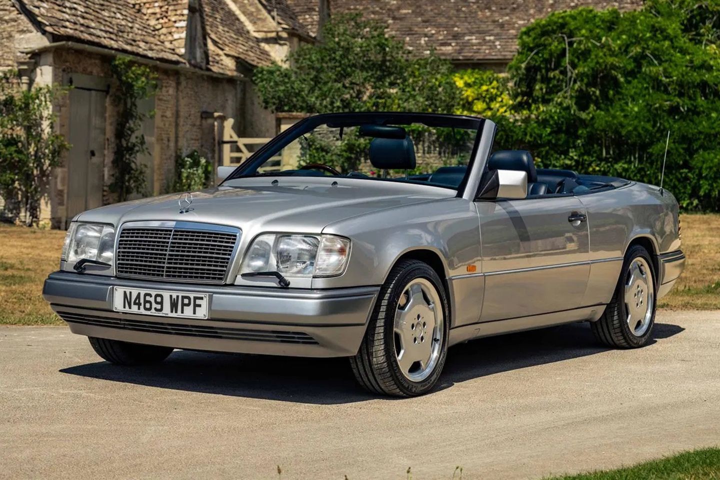 Mercedes E36 AMG cabriolet | Spotted