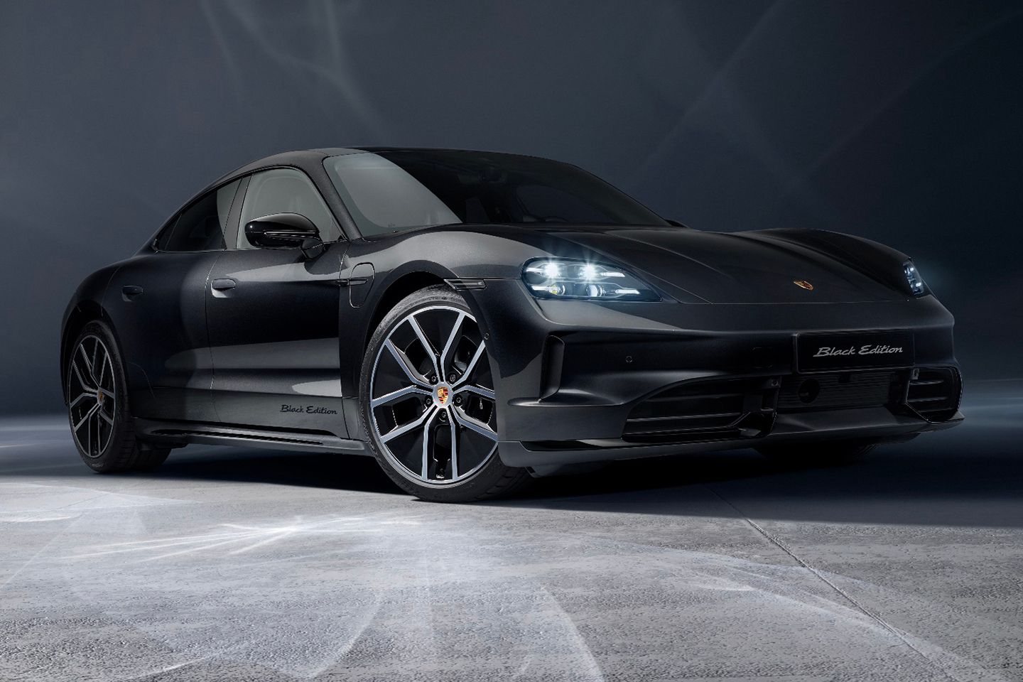 Porsche Taycan, Cayenne Black Edition introduced