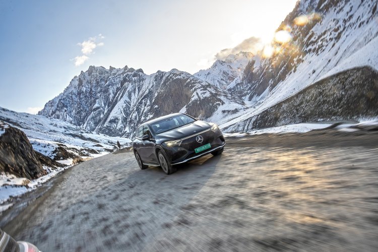 Mercedes-Benz EQS 450 4MATIC SUV Sets...