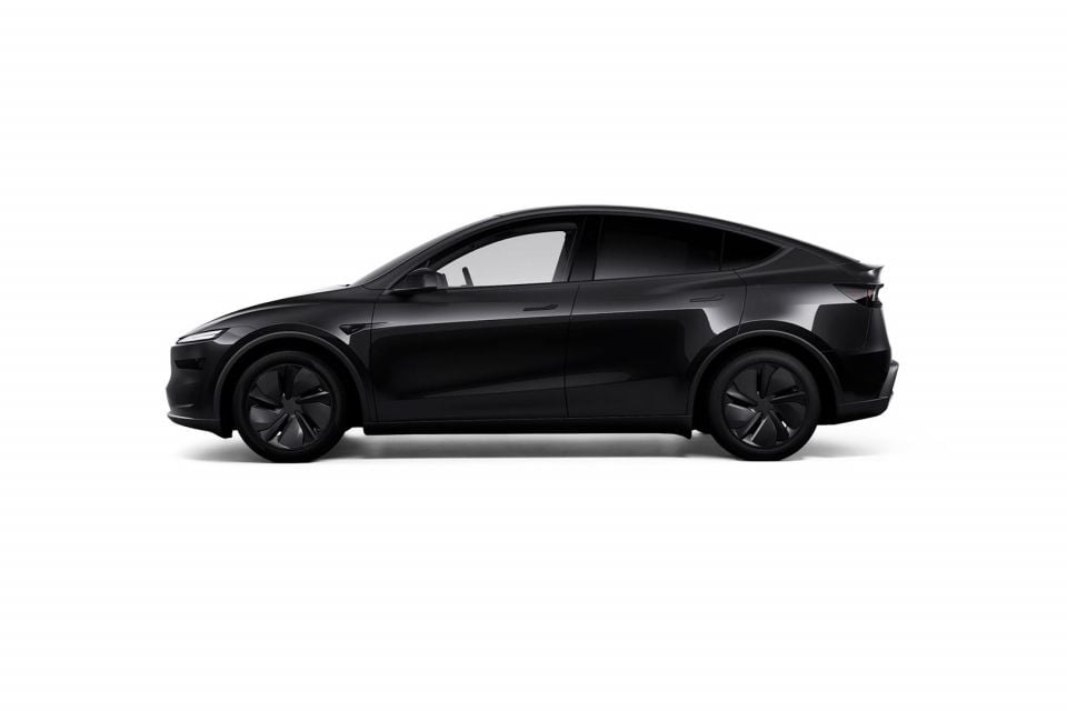 2025 Tesla Model Y gets range...