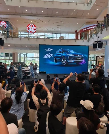 In case you guys have forgotten due to the many, many launches and previews the past couple of weeks, the almost all-new Proton X50 is open for booking